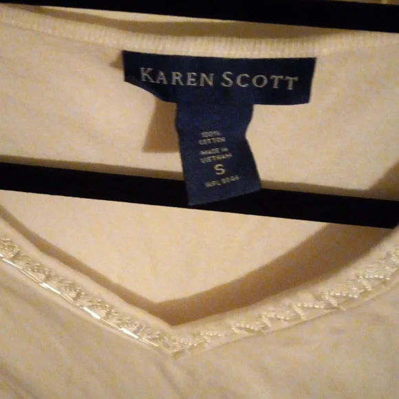 Fancy v neck beaded white top. - Picture 2 of 3